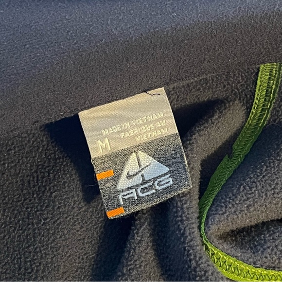 Nike ACG Green Jacket Size Medium - Picture 2 of 6